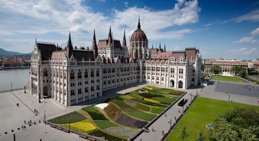 Politikai nyomás a munkahelyen? Ezért válik a kampány veszélyessé a vezetőnek