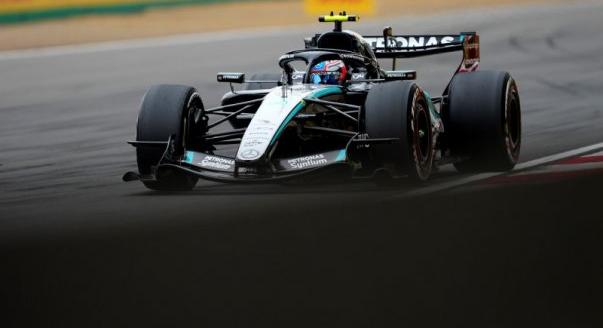 Nem trükk, hanem hiba: ez történt a Mercedes első szárnyával Kínában