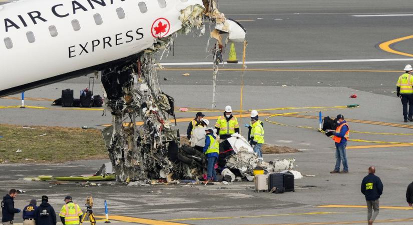 Megrázó fotók: a kanadai repülőgép vizsgálata a baleset után