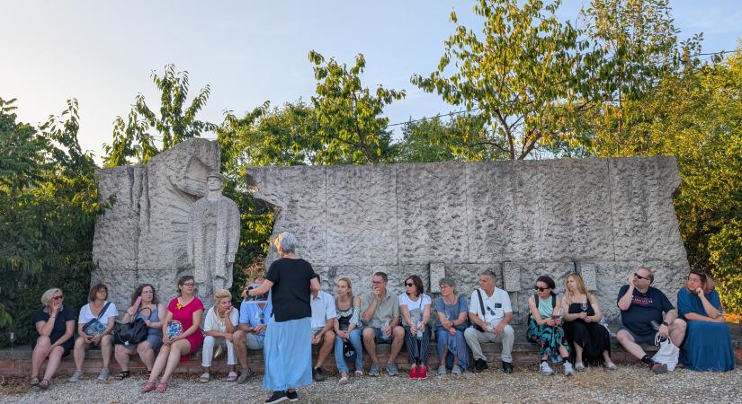 Fel vörösök, fehérek!