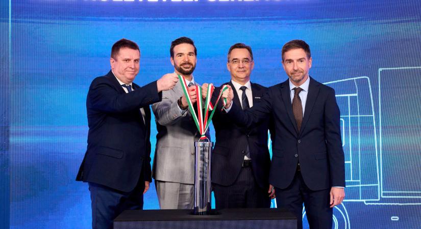 Letették a Debreceni Logisztikai és Kamion Terminál alapkövét