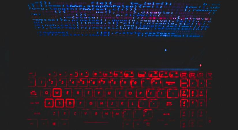 Veszélyes NAV-üzenetek terjednek: így lopják el az adatait a csalók