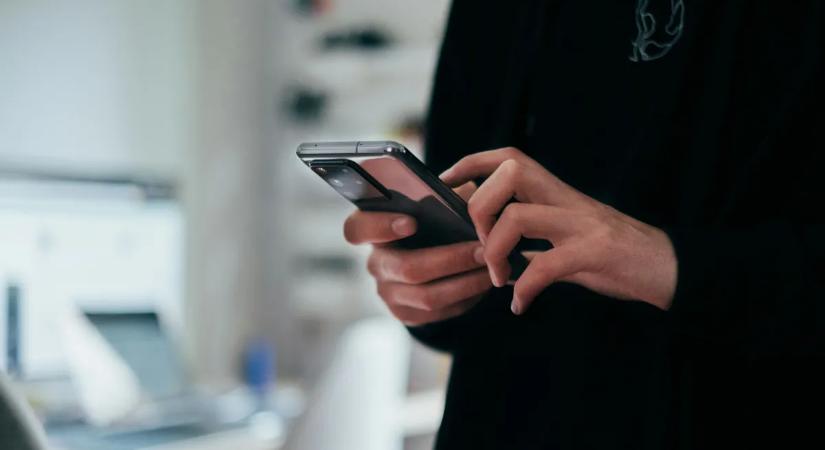 Depressziós lett a közösségi média miatt, pert indított