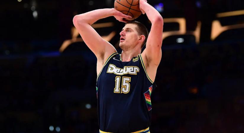 A bűvös 15-15-15: Nikola Jokic átlépte a 6000-es határt, és olyat tett, amit még senki az NBA-ben