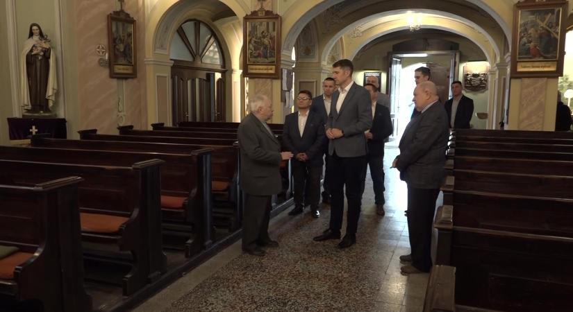 Megőrizni a magyar érdekképviseletet