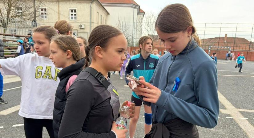 Kényelem helyett a mozgás – Kékszalag futás Dunaföldváron  videó