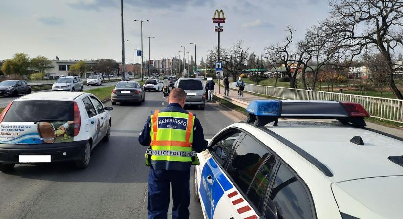 Hármas karambol történt Nyíregyházán! Mentők vitték el a sérültet! (fotók)