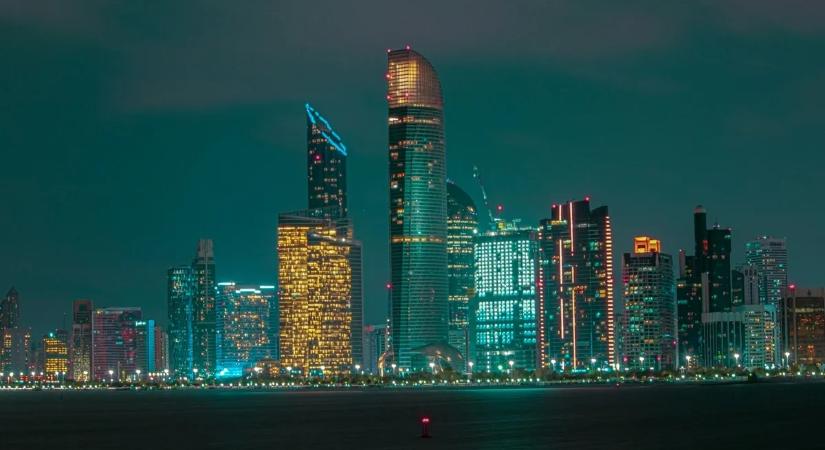 Szörnyű fordulat! Abu-Dzabi utcáin kitört a háború – halálos áldozatok