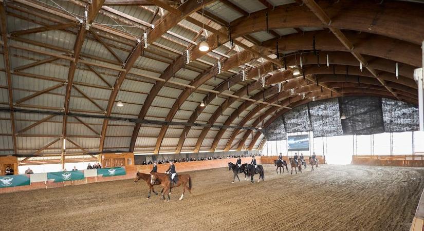 Lovak, fegyelem, hagyomány: különleges katonai program érkezett Mórahalomra