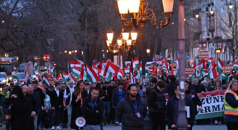 Töretlen a Fidesz előny, valami furcsaság van a Tisza számaival