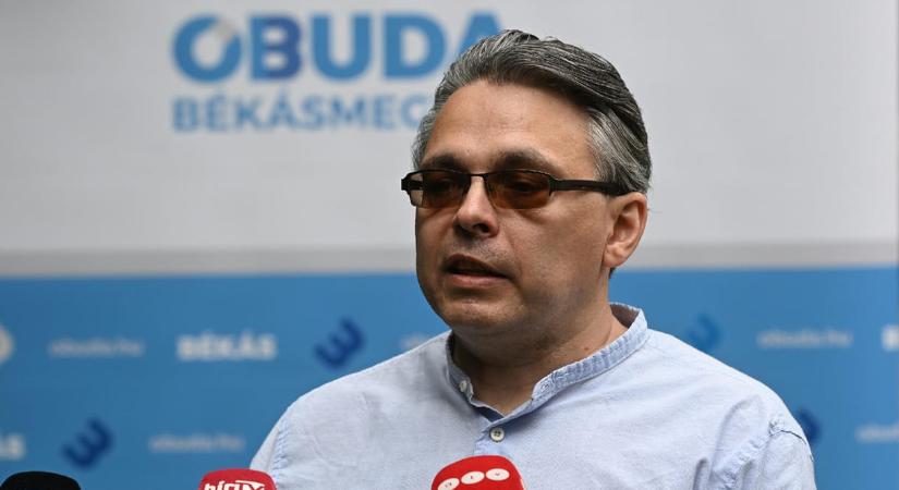 Dragomán György: Szabó Bence százados videóját nézve nehéz nem azt gondolni, hogy a legsötétebb politikai noir-kémregény-technothriller valóságban élünk