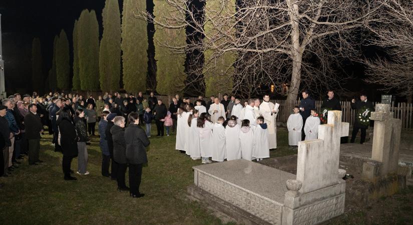 A hit és hűség öröksége – Megemlékeztek Fekete János vértanú papról Gelencén