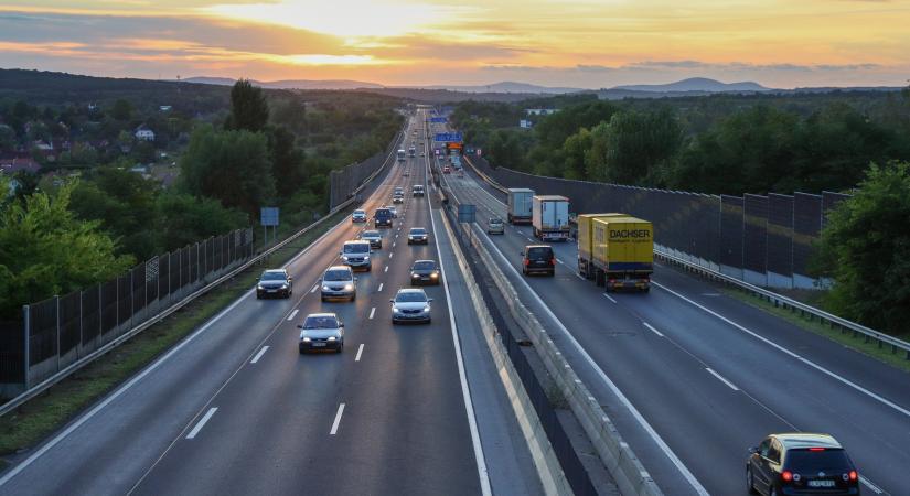 Sok magyar autós kap most kedvezményt az autópálya-matricáknál