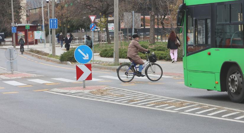 A Szigeti út tele vakmerő gyalogosokkal, csak idő kérdése, és súlyos baleset lesz itt