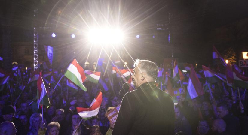 Magyar Péter szerint izraeli kémszoftvert is bevetett az „orbáni maffia” a Tisza ellen