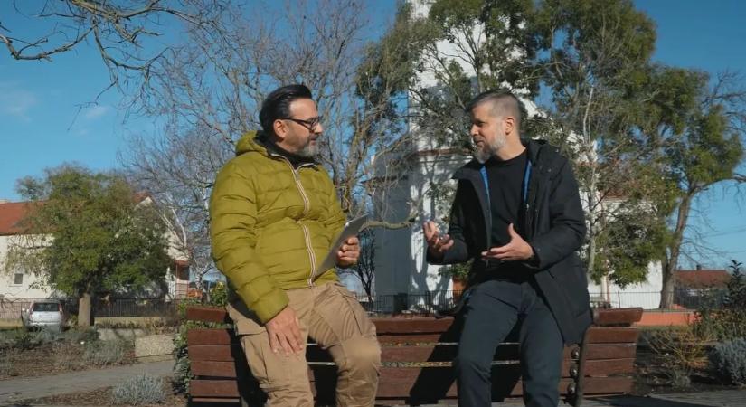 Hazatérés a csendbe – Szabó Balázs története Tetétlentől a színpadig