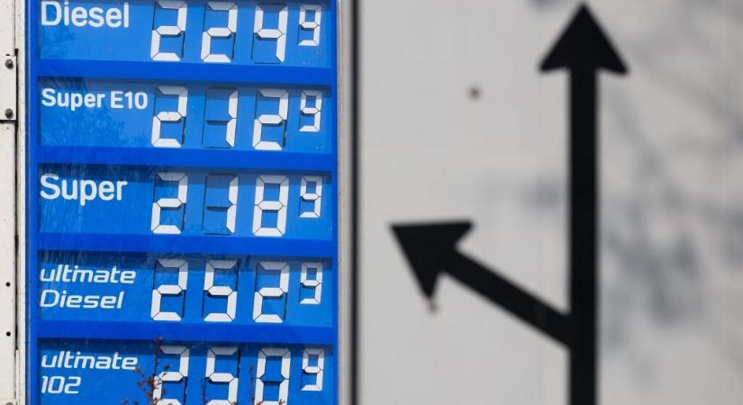 Sebességkorlátozást sürgetnek Németországban, hogy megspóroljanak 4,7 milliárd liter üzemanyagot