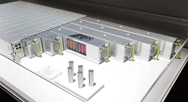 Elektromos autók helyett szervereknek gyárt energiatárolókat a Panasonic