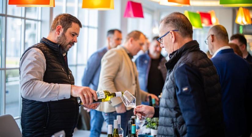 Bedurrant a szezon: megmutatták, mit eszünk és iszunk idén a magyar tengernél