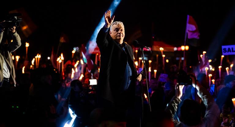 Magyar Pétert esélyesebbnek tartják, de Orbán Viktor győzelmére pakolják a milliókat