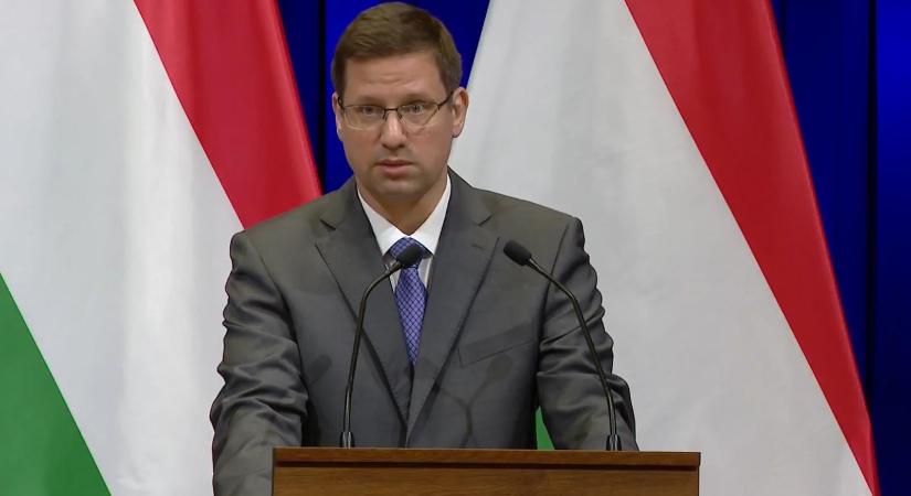 Gulyás Gergely kissé belegabalyodott a Tisza Párt elleni titkosszolgálati akció ellentmondásainak a feloldásába