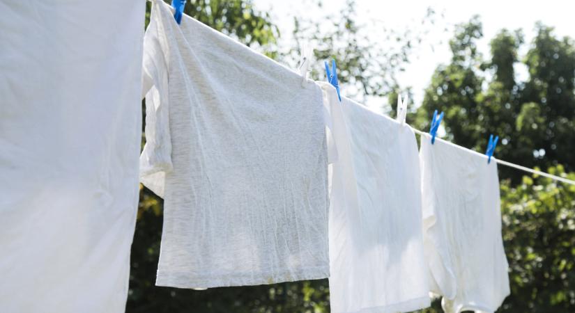 Ezzel a trükkel puha marad a lepedő, akkor is, ha a szabad levegőn szárad