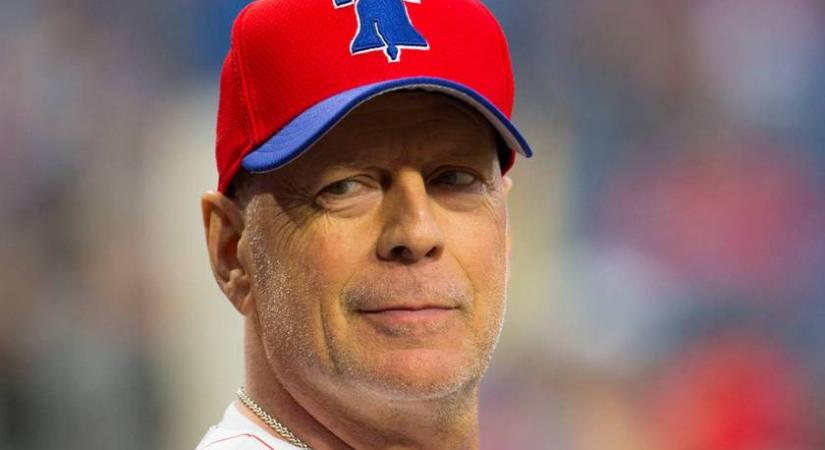 Ő Bruce Willis 90 éves édesanyja: sose találod ki, milyen veszélyes dologgal foglalkozik a mai napig
