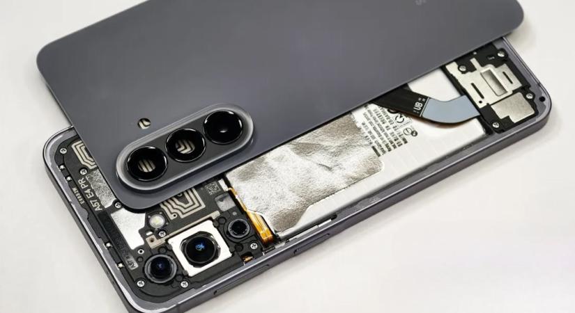 Kiváló javíthatóság, méretesebb hűtés: így néz ki belülről a Samsung Galaxy A57