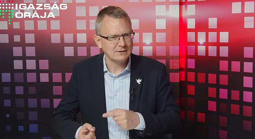 Külföldi média- és titkosszolgálati befolyás segíti az ellenzéket, hogy próbáljon véget vetni a békepárti irányvonalnak – mondta Rétvári Bence