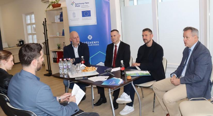 Felhőszolgáltatás, weboldal – Hamarosan ebben is segítséget tud nyújtani új helyén a Széchenyi Programiroda (videó, galéria)