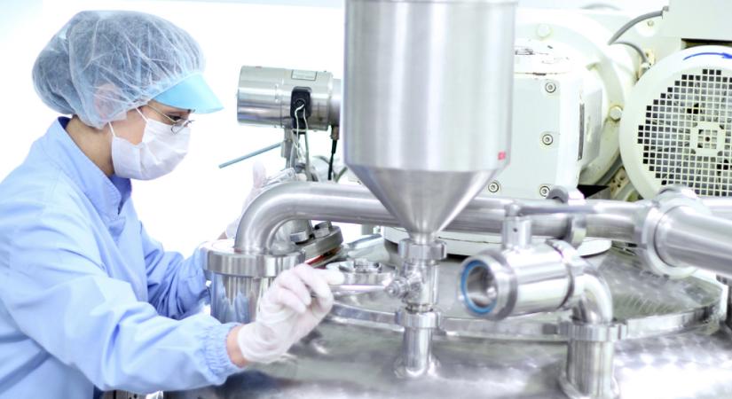 Nem találnak dolgozókat a gyógyszercégek – a magas bérek sem segítenek