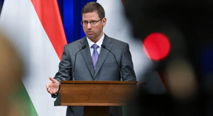 A független újságok többsége nem kérdezhetett a kormányinfón az ország legnagyobb titkosszolgálati ügye közepén