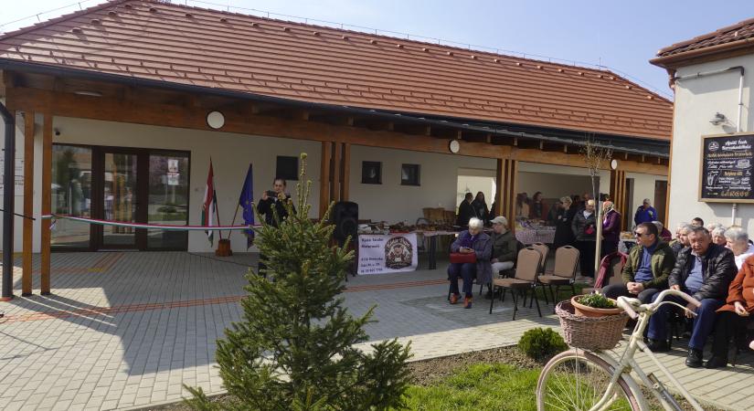 Árunak, hírnek fóruma Körösszegapáti új piaca