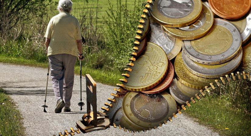 Több mint 155 ezer dolgozó nyugdíjas járandósága emelkedik