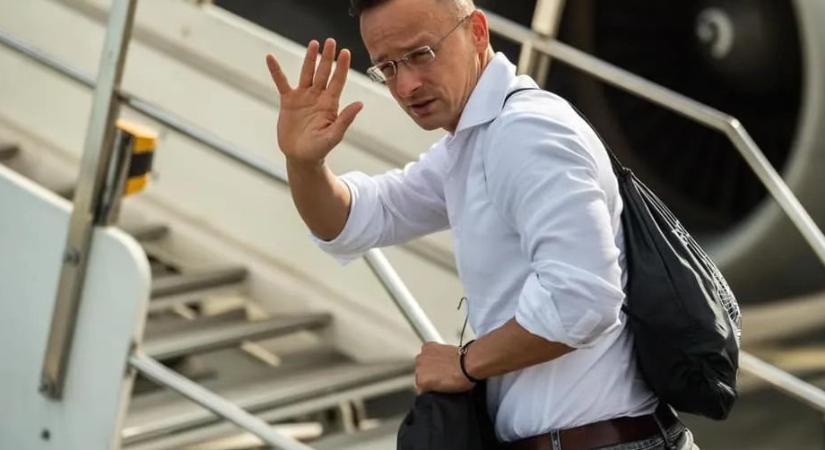 Panyi: Nagy összegű készpénz, illetve drágakő érkezhet Oroszországból magyar kormányzati gépeken