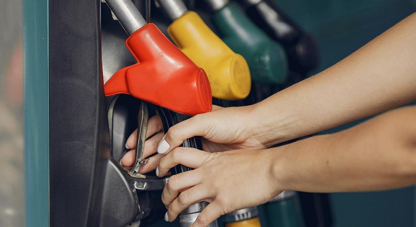 Üzemanyagválság: árrés- és exportkorlátozást vezetett be a kormány
