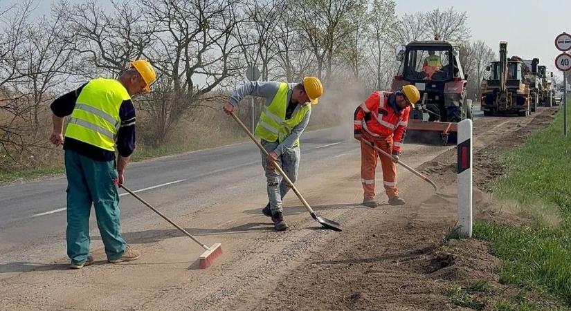 Felsorakoztak a munkagépek, elindult az 52-es főút felújítása: mutatjuk, mivel kell számolnia az autósoknak