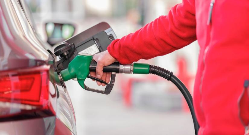 Drámai a helyzet a határon túl: válsághelyzetet hirdetett Románia, kitört a pánik