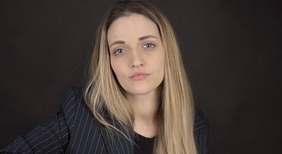 Molnár G. Nóra: „Mindig is foglalkoztatott, hogyan jön létre egy egyéni művészi világot meghatározó kompozíció”