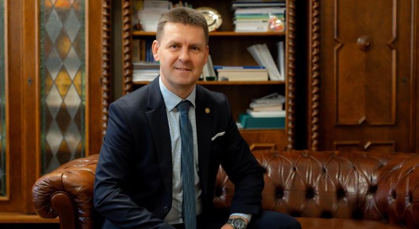 Visszalépett Szabó Sándor, Szeged ellenzéki jelöltje