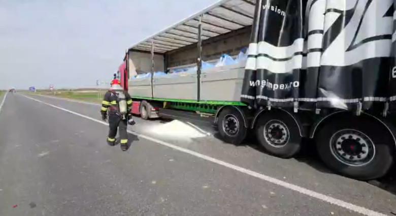 Két kamion és egy személygépkocsi ütközött össze