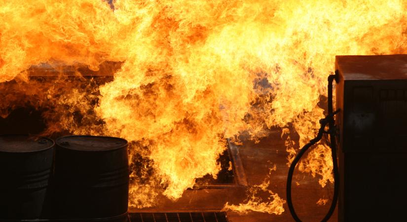 Hivatalos: kihirdették az üzemanyagpiaci válsághelyzetet Magyarország szomszédjában!