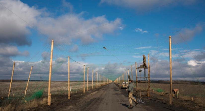 Ukrajna képes napi kétezer elfogó drónt gyártani