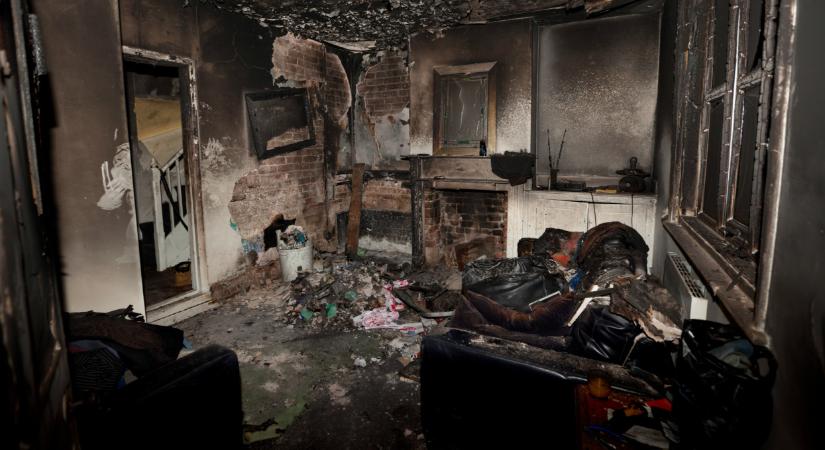 Szívszorító vallomást tett a népszerű énekesnő otthona leégése után: így kezdene új életet férjével és a szüleivel