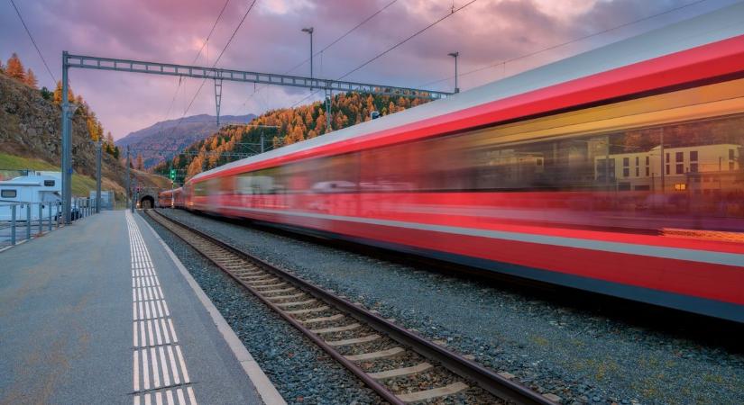 Javítják a vasúti pályát – pótlóbuszok szállítják az utasokat a Pécsi fővonalon