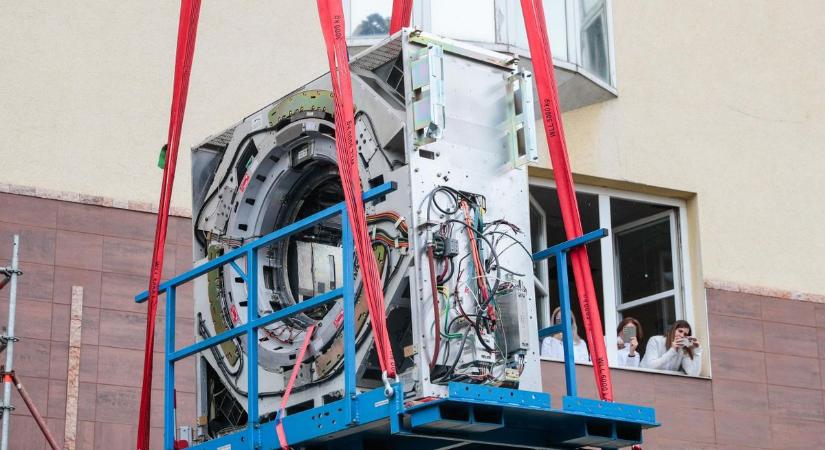 Szívdobbanásnyi idő alatt tudnak kardiológiai CT-t csinálni – Modernebbre cserélik a régi CT és MR készüléket a szombathelyi kórházban