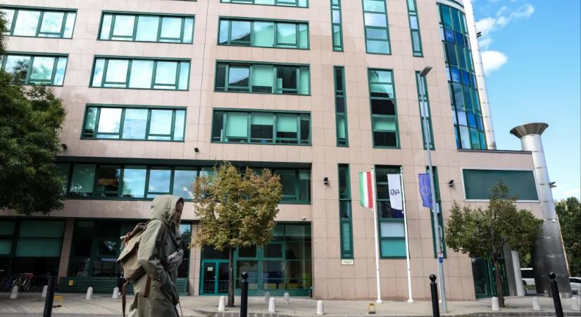 Féléves mélypontra zuhant a kormányközeli 4iG árfolyama