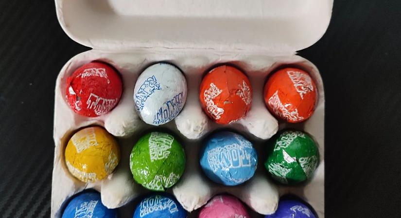 Csokitojástartó – A nap képe