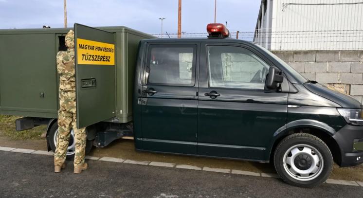 Robbanásképes aknavetőt és repeszgránátot találtak a miskolci férfinál