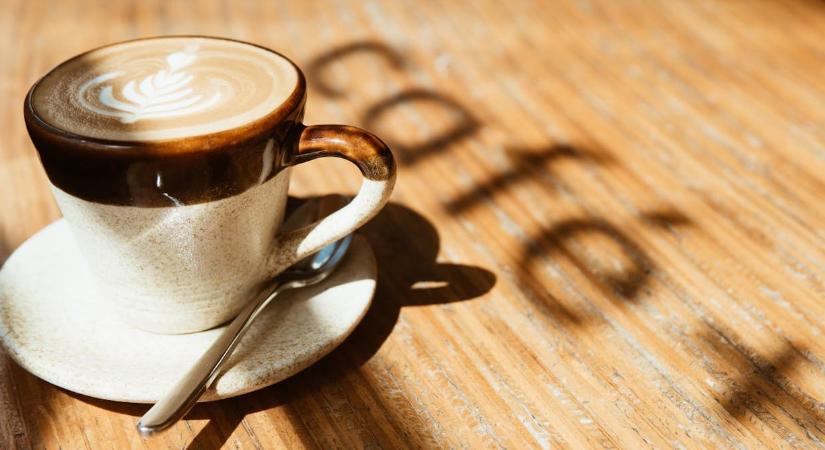 Kávézás előtt 15 perccel ezt kell tenni és elkerülhető a legrosszabb mellékhatás